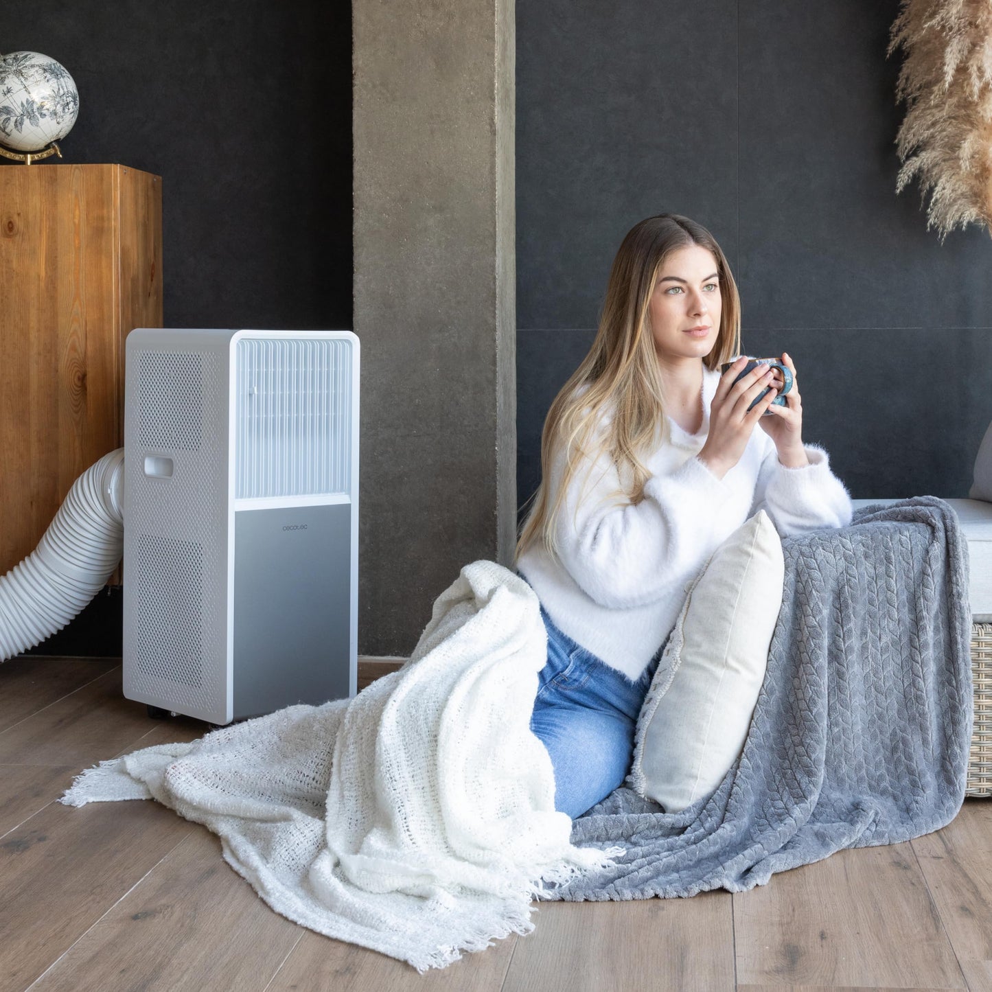 Cecotec ForceClima 9450 Style Mobile Klimagerät, 9000 BTU, Heizfunktion, Abdeckungsbereich 25m², Fernbedienung, LED Touchscreen, 5 Modi, 2 Geschwindigkeiten, Wärmepumpe, Timer